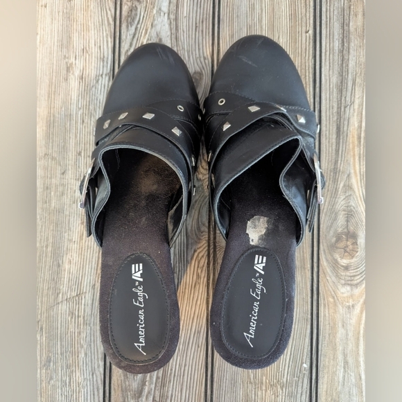 American Eagle size 10 studded black clogs in fair condition - Picture 4 of 14